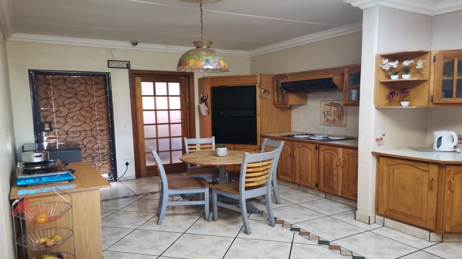 5 Bedroom Property for Sale in Miederpark North West